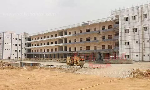 நெல்லை சந்திப்பு பஸ் நிலையம் திறக்கப்படுவது எப்போது? பயணிகள் எதிர்பார்ப்பு