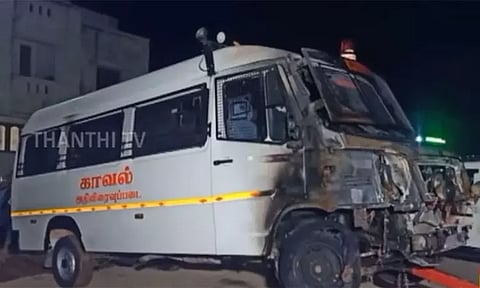 கடலூரில் பற்றி எரிந்த போலீஸ் வேன்.. என்ன காரணம்? - டிஐஜி சொன்ன தகவல்