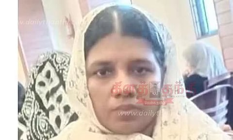 லாரி மோதி பெண் பலி