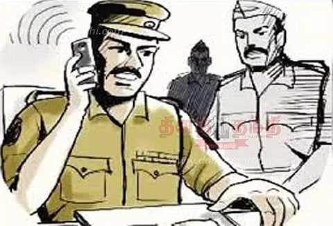 வீட்டின் கதவை தட்டி கொள்ளையடிக்க முயற்சி?