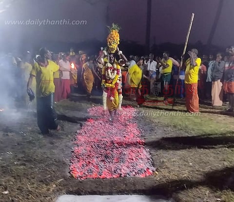 பெரிய மாரியம்மன் கோவிலில் தீமிதி திருவிழா