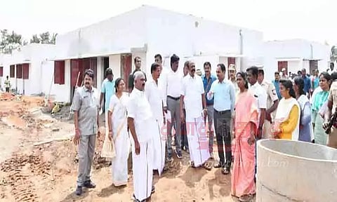 ஒக்கூர் இலங்கை தமிழர்கள் முகாமில் ரூ.6 கோடியில் புதிய வீடுகள் கட்டும் பணிஅமைச்சர்கள் கே.ஆர்.பெரியகருப்பன், செஞ்சி மஸ்தான் பார்வையிட்டனர்