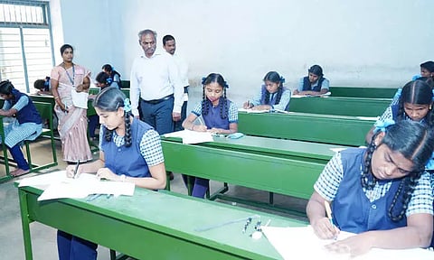 13,185 மாணவ- மாணவிகள் பிளஸ்-2 தேர்வு எழுதினர்