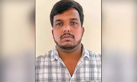 அரசு வேலை வாங்கி தருவதாக ரூ.1 கோடி மோசடி செய்த வாலிபர் கைது