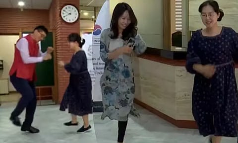 ''நாட்டு நாட்டு'' பாடலுக்கு நடனமாடி அசத்திய தூதரக அதிகாரிகள் வைரல் வீடியோ!!