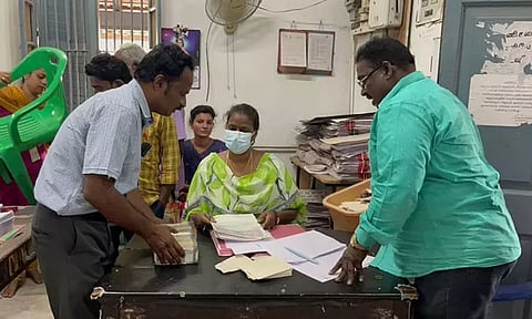 தமிழகத்தின் பல்வேறு பகுதிகளில் லஞ்ச ஒழிப்புத்துறை சோதனை..!