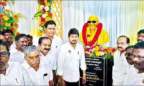 கருணாநிதி, மு.க.ஸ்டாலின் வழியில் மக்கள் பணியாற்றுவேன் அமைச்சர் உதயநிதி ஸ்டாலின் பேட்டி