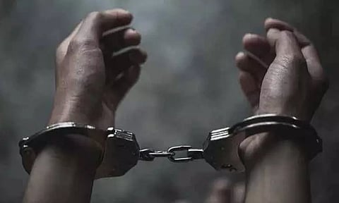 முதலிரவு நடக்காததை வெளியே சொன்னதால் புதுப்பெண் கொலை - மாமியாரையும் தீர்த்துக்கட்டிய வங்கி ஊழியர் கைது