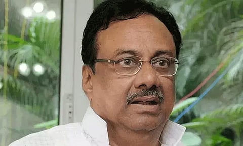 ஈரோடு கிழக்கு தொகுதி எம்.எல்.ஏ. ஈவிகேஎஸ் இளங்கோவன் நலமுடன் உள்ளார் - தமிழக சுகாதாரத்துறை