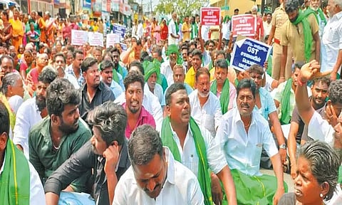 மதுராந்தகம் ஜி.எஸ்.டி. சாலை பெயர் மாற்றத்துக்கு எதிர்ப்பு தெரிவித்து மறியல்