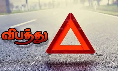 மோட்டார் சைக்கிள் மீது லாரி மோதி தனியார் நிறுவன ஊழியர் பலி; டிரைவர் கைது