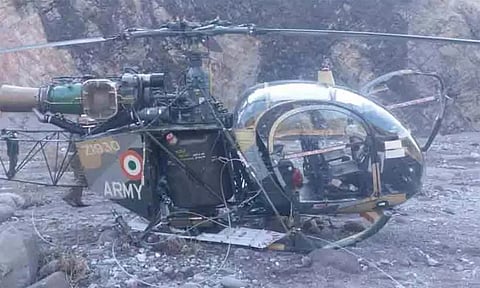 அருணாச்சல பிரதேசத்தில் ராணுவ ஹெலிகாப்டர் விபத்து: 2 பைலட்டுகள் பலி
