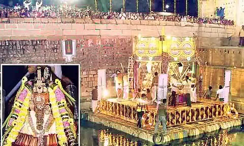 உறையூர் கமலவல்லி நாச்சியார் கோவிலில் தெப்ப உற்சவம்