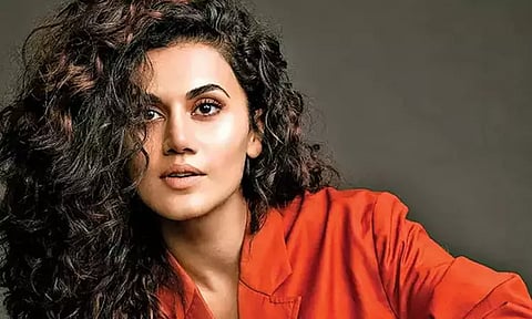 சுருட்டை தலைமுடியை கேலி செய்தனர்... அவமானங்களை எதிர்கொண்டேன் - நடிகை டாப்சி