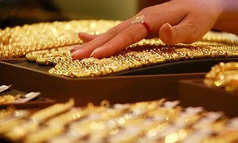 தங்கம் விலை புதிய உச்சம் - ஒரு சவரன் ரூ.44,480-க்கு விற்பனை