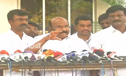 அ.தி.மு.க. அலுவலகத்துக்கு கூடுதல் பாதுகாப்பு அளிக்க வேண்டும்; போலீஸ் கமிஷனரிடம் ஜெயக்குமார் மனு