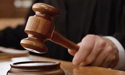 தாயை தாக்கிய வாலிபர் மீது வழக்கு