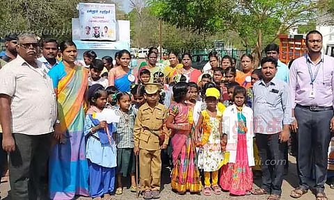 எண்ணும் எழுத்தும் கற்றலை குறித்து விழிப்புணர்வு ஊர்வலம்