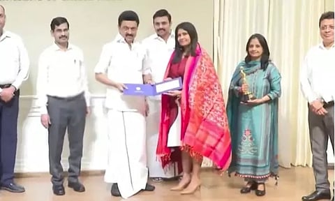 ஆஸ்கர் விருது பெற்ற "தி எலிபண்ட் விஸ்பரர்ஸ்" ஆவணப்பட இயக்குனருக்கு ரூ.1 கோடி பரிசு - முதல்-அமைச்சர் மு.க.ஸ்டாலின் வழங்கினார்