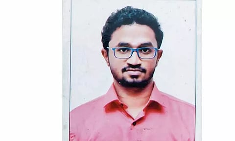 காவிரி ஆற்றில் மூழ்கி வங்கி உதவி மேலாளர் பலி