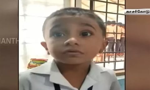 என் பென்சில் பாக்ஸை உடைச்சிட்டான்... அவனுக்கு டிசி கொடுங்க... - தலைமை ஆசிரியரிடம் கோரிக்கை வைத்த 1-ம் வகுப்பு மாணவன்
