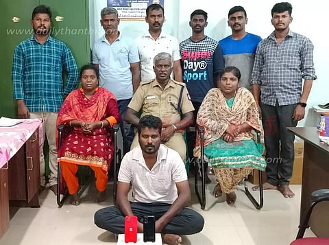 வேலை வாங்கி தருவதாக கூறி முகநூல் மூலம் ரூ.1,74,000 மோசடி-திருச்சியை சேர்ந்தவர் கைது