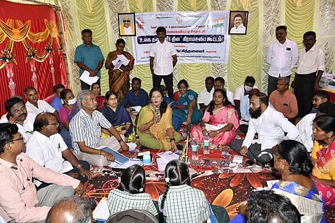 தண்ணீரை பொதுமக்கள் சிக்கனமாக பயன்படுத்த வேண்டும்:ஆனைமலையன்பட்டி கிராம சபை கூட்டத்தில் கலெக்டர் அறிவுறுத்தல்