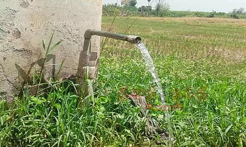உலக தண்ணீர் தினத்தன்றுகுழாய்களில் இருந்து வீணாக ஓடிய குடிநீர்