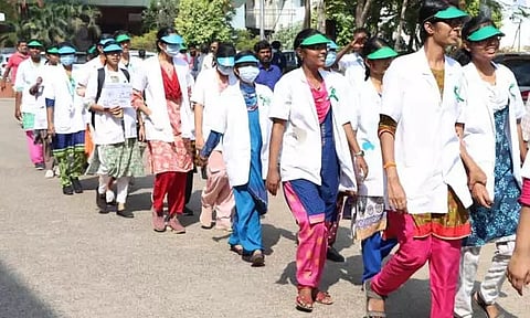 கண் அழுத்த நோய் குறித்த விழிப்புணர்வு ஊர்வலம்-கண்காட்சி