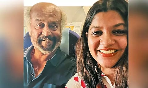 விமான பயணத்தில் ரஜினியுடன் செல்பி எடுத்த நடிகை