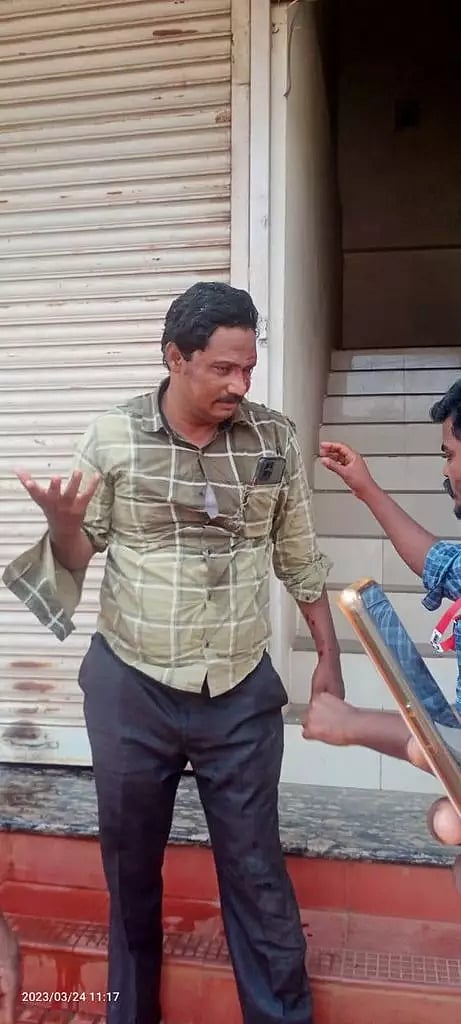 கடன் தொகையை கேட்டு விபத்தில் காயம் அடைந்த தொழிலாளியை சிகிச்சைக்கு செல்ல விடாமல் தடுத்த காவலாளி:தேனி அரசு மருத்துவமனையில் பரபரப்பு