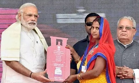 கேஸ் சிலிண்டர் மானியம் ரூ.200 ஆக அதிகரிப்பு...!