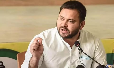 ரெயில்வே பணி நியமன ஊழல்; சி.பி.ஐ. முன் தேஜஸ்வி யாதவ் இன்று ஆஜர்?