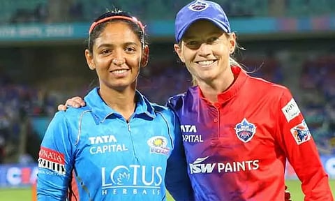 பெண்கள் பிரீமியர் லீக் இறுதிப்போட்டி : டெல்லி - மும்பை அணிகள் மோதல்