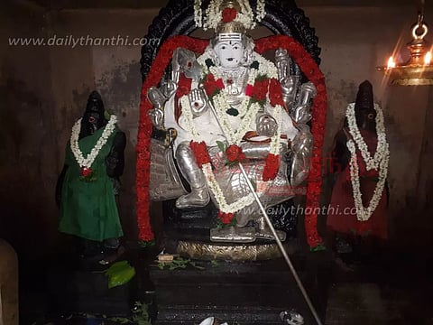 பங்குனி மாத கார்த்திகையையொட்டி முருகன் கோவில்களில் சிறப்பு வழிபாடு நடந்தது.