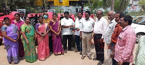 குப்பை சேகரிக்க புதிதாக 6 டிராக்டர்கள்