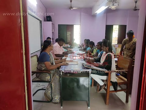 புதிய பாரத எழுத்தறிவு திட்ட தேர்வுத்தாள் மதிப்பிடும் பணி