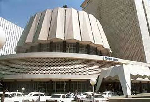 ராகுல்காந்தியை அவமதித்த விவகாரத்தில் சட்டசபையில் எதிர்க்கட்சிகள் வெளிநடப்பு