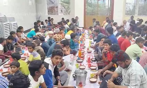 பள்ளிவாசல்களில் நோன்பு திறப்பு