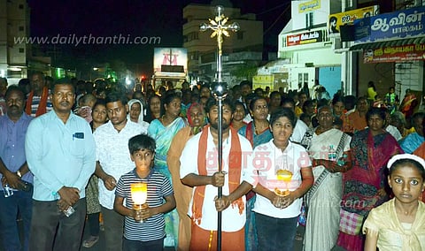 புனித வெள்ளியை முன்னிட்டுகிறிஸ்தவர்கள் பாத யாத்திரை