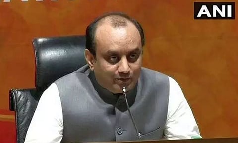 காங்கிரஸ் போராட்டம், காந்திக்கு அவமதிப்பு - பா.ஜ.க. காட்டம்