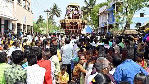 கொரநாட்டுக்கருப்பூர் சுந்தரேஸ்வரர் கோவிலில் புதிய தேர் வெள்ளோட்டம்