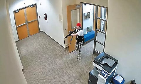 அமெரிக்காவில் பள்ளியில் துப்பாக்கி சூடு தாக்குதலில் ஈடுபட்ட திருநங்கையை சுட்டுக்கொன்ற போலீசார்