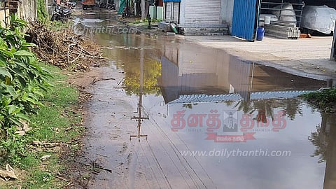 குழாய் உடைந்து வீணாகும் குடிநீர்