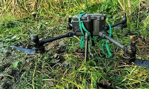 10 கிலோ ஹெராயின், துப்பாக்கிகளுடன் எல்லைக்குள் ஊடுருவிய 3 டிரோன்கள்