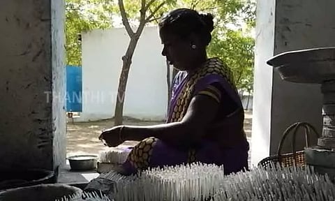 பட்டாசு ஆலை தொழிலாளர்களுக்கு விழிப்புணர்வு ஏற்படுத்த நடவடிக்கைகள் முன்னெடுப்பு - தொழிலாளர் நலத்துறை விளக்கம்