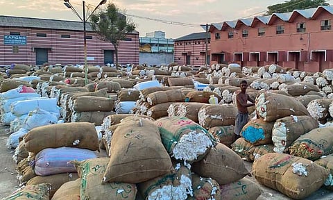 கள்ளக்குறிச்சியில் ரூ.51½ லட்சத்திற்கு பருத்தி விற்பனை