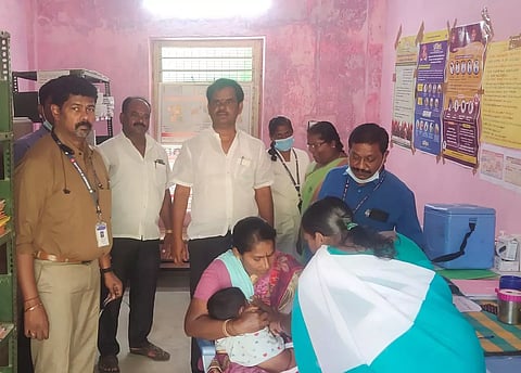 குழந்தைகளுக்கான தடுப்பூசி முகாம்