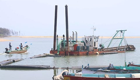 தாழங்குடா முகத்துவாரத்தை ஆழப்படுத்தும் பணி தொடக்கம்