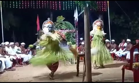 கர்நாடகாவில் மேடையில் சுருண்டு விழுந்து நடன கலைஞர் உயிரிழப்பு